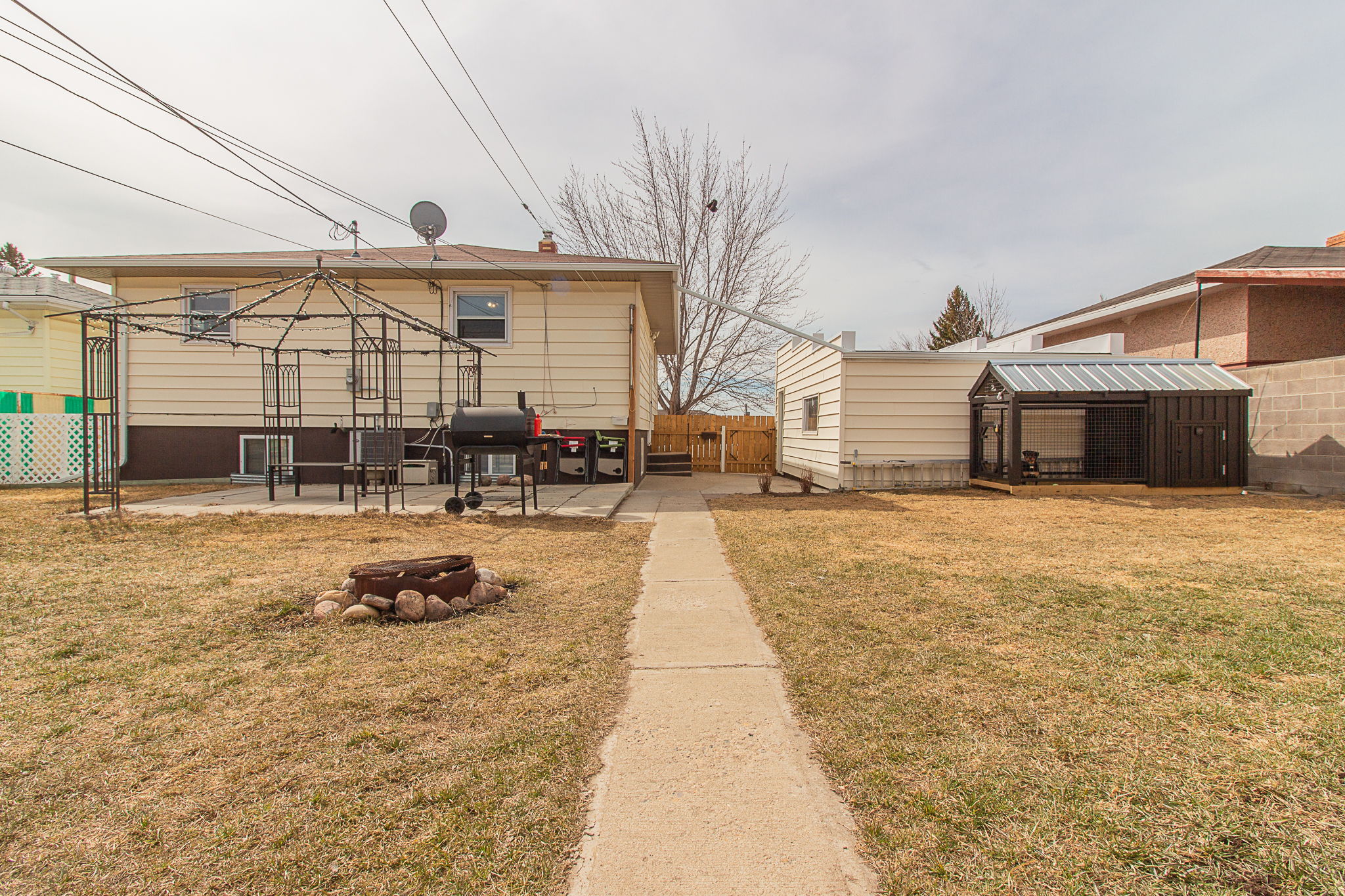  680 8 St SW, Medicine Hat, AB T1A 4M4, US Photo 52