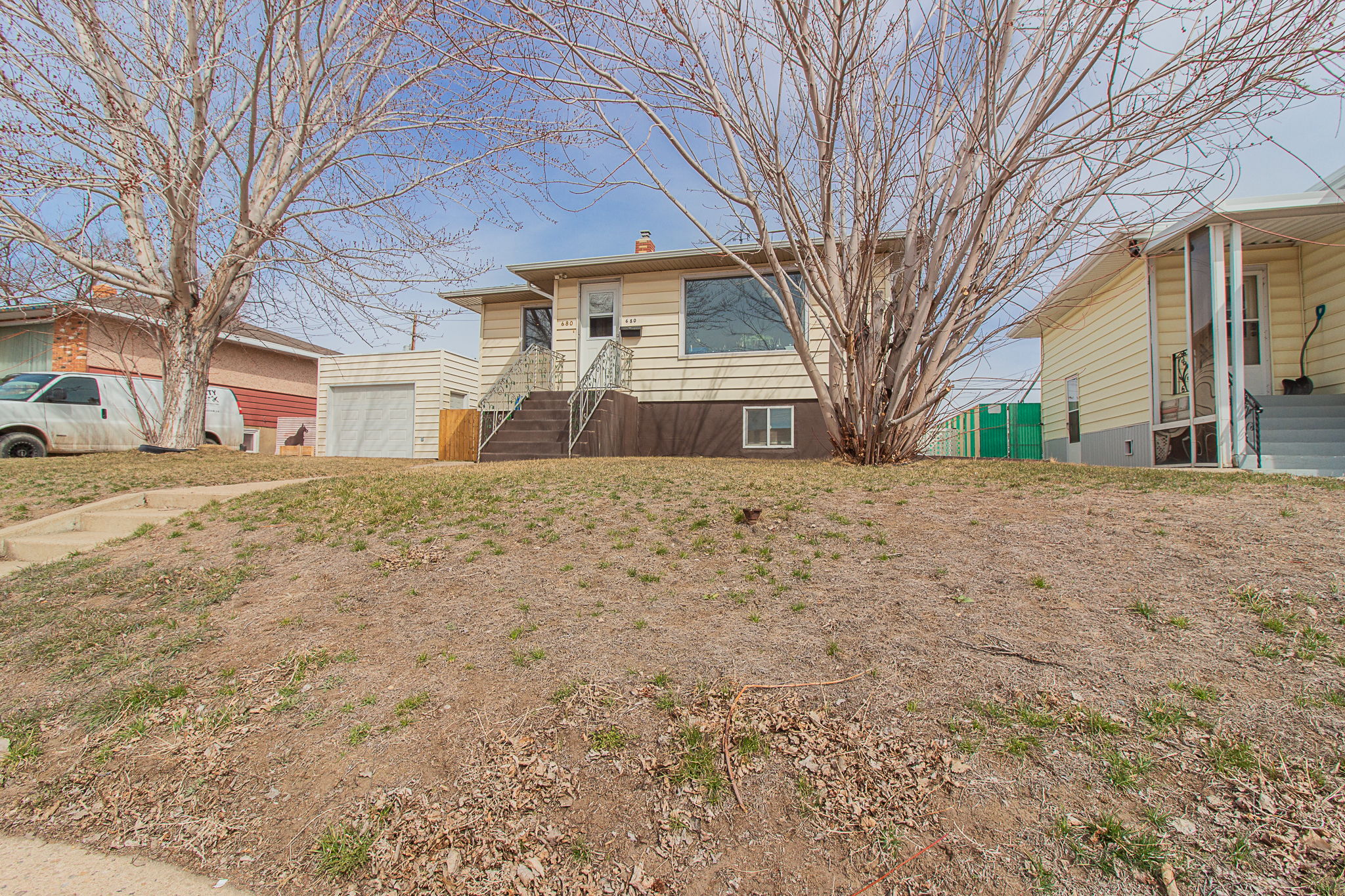  680 8 St SW, Medicine Hat, AB T1A 4M4, US Photo 8