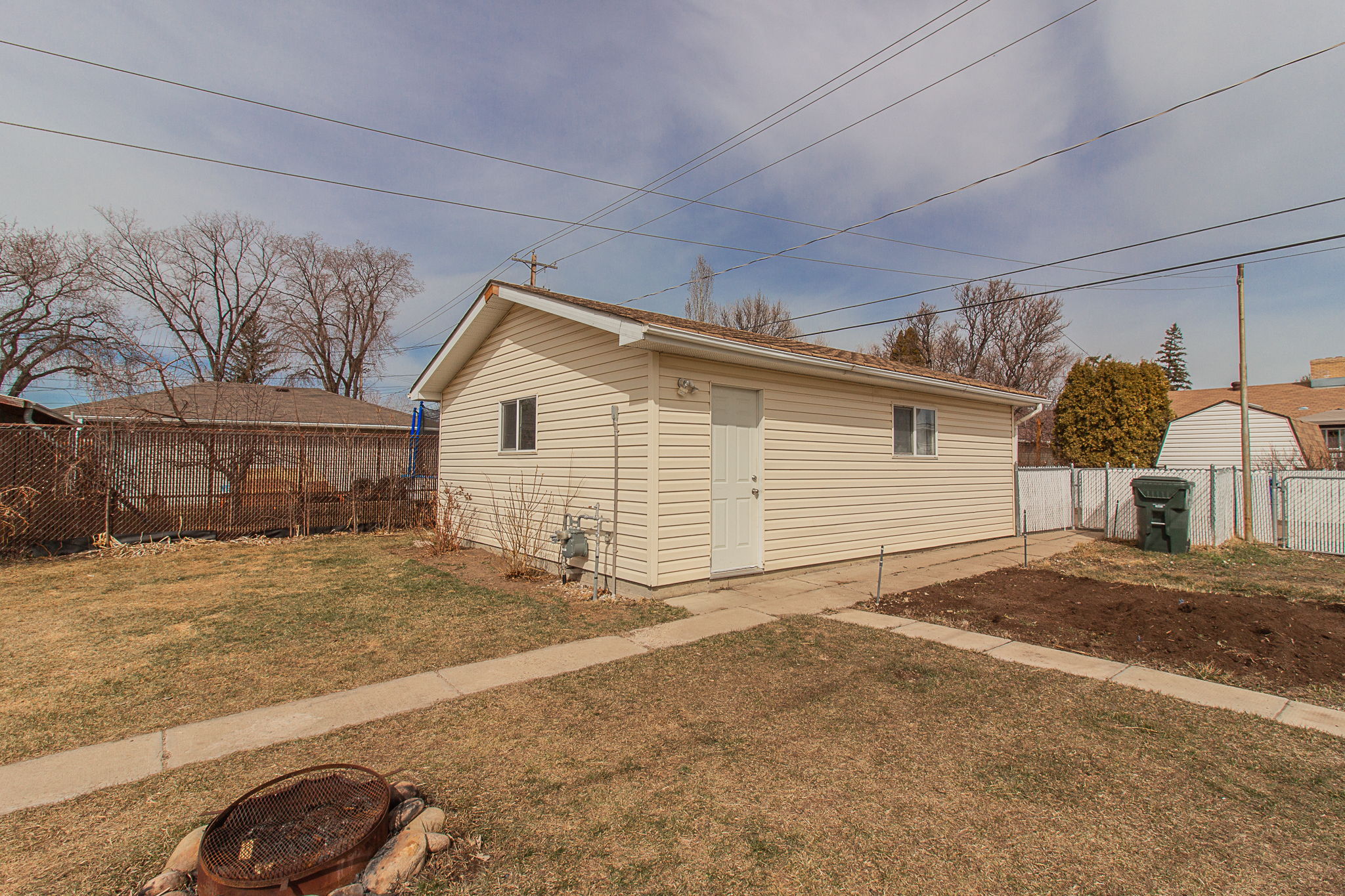  680 8 St SW, Medicine Hat, AB T1A 4M4, US Photo 59