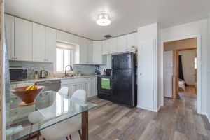  680 8 St SW, Medicine Hat, AB T1A 4M4, US Photo 10