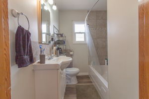  680 8 St SW, Medicine Hat, AB T1A 4M4, US Photo 27