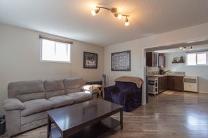  680 8 St SW, Medicine Hat, AB T1A 4M4, US Photo 44