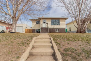  680 8 St SW, Medicine Hat, AB T1A 4M4, US Photo 5