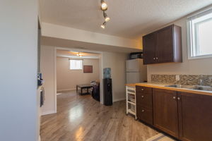  680 8 St SW, Medicine Hat, AB T1A 4M4, US Photo 37