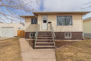  680 8 St SW, Medicine Hat, AB T1A 4M4, US Photo 2