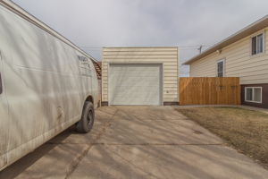  680 8 St SW, Medicine Hat, AB T1A 4M4, US Photo 30