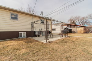  680 8 St SW, Medicine Hat, AB T1A 4M4, US Photo 55