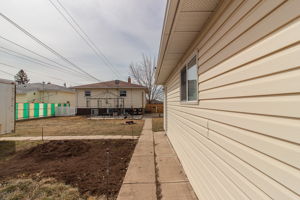  680 8 St SW, Medicine Hat, AB T1A 4M4, US Photo 61