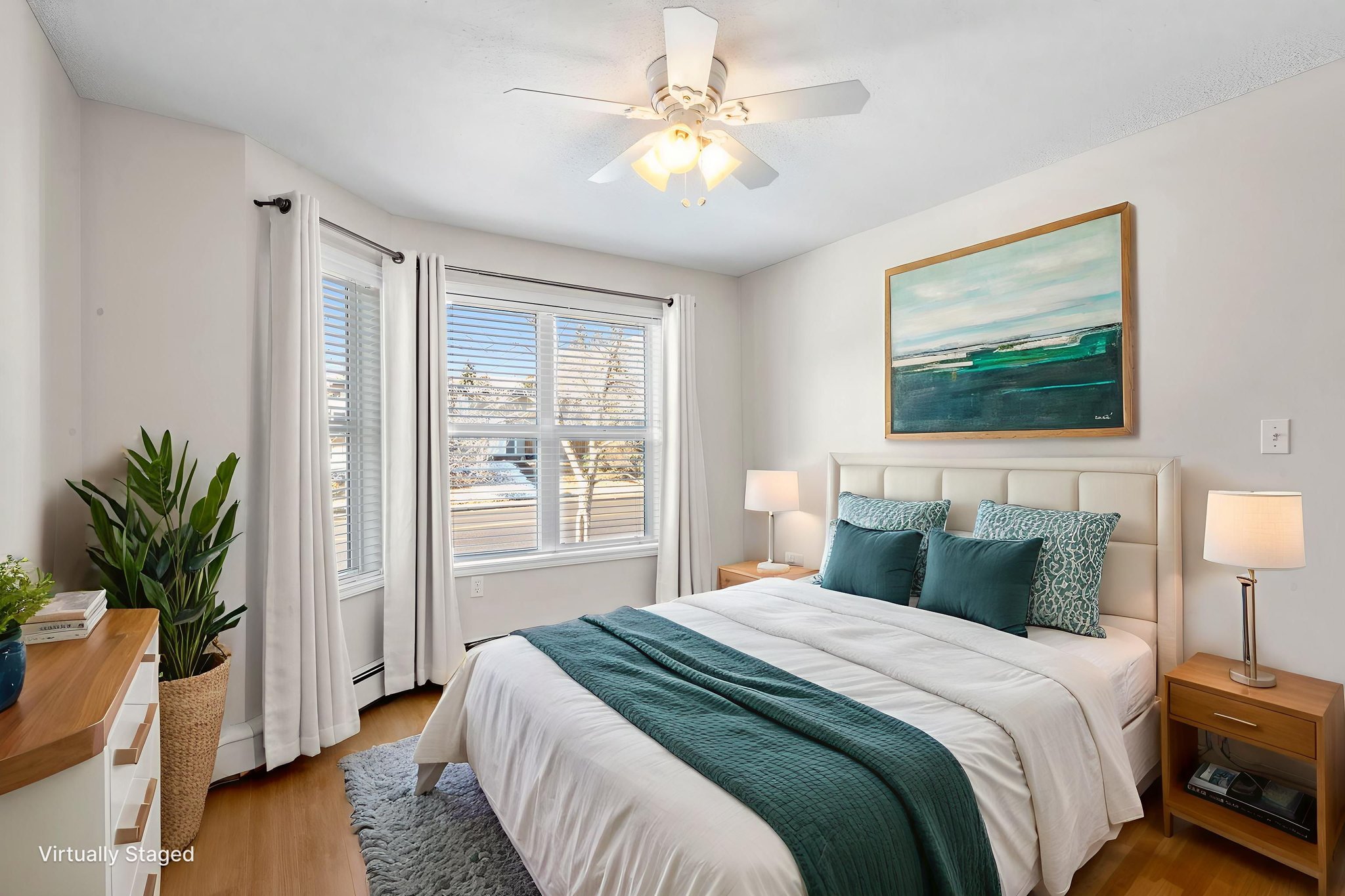 DSC07878 virtually staged.jpeg