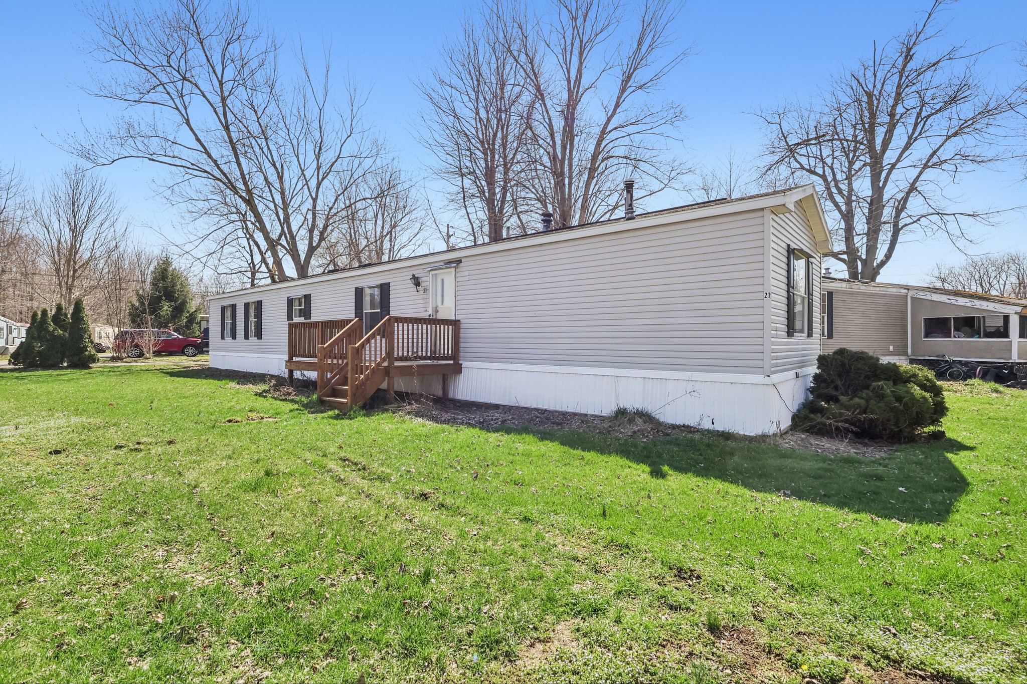 Lake Rd W 21-S0904-002.jpg