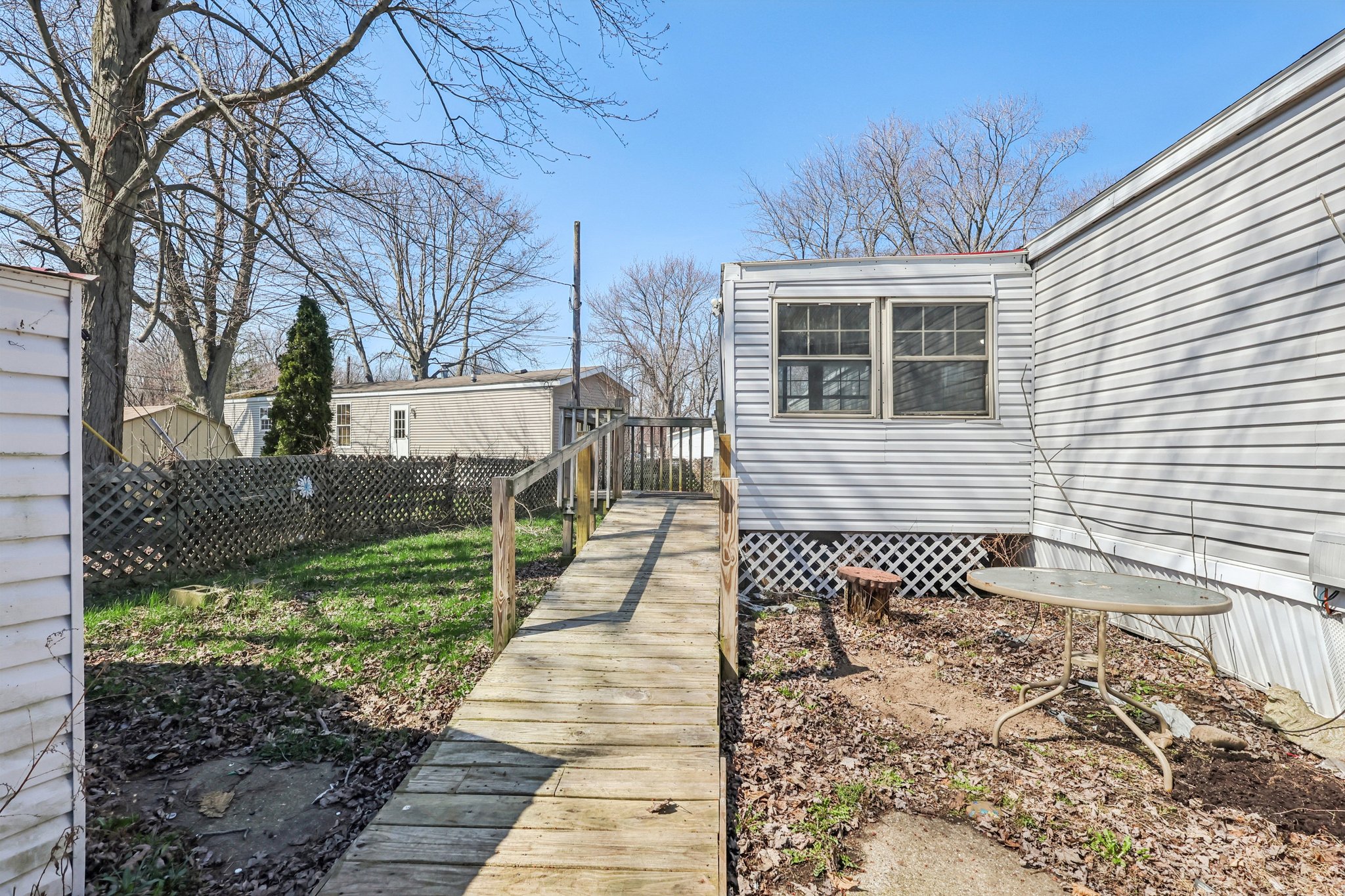 Lake Rd W 21-S0904-005.jpg