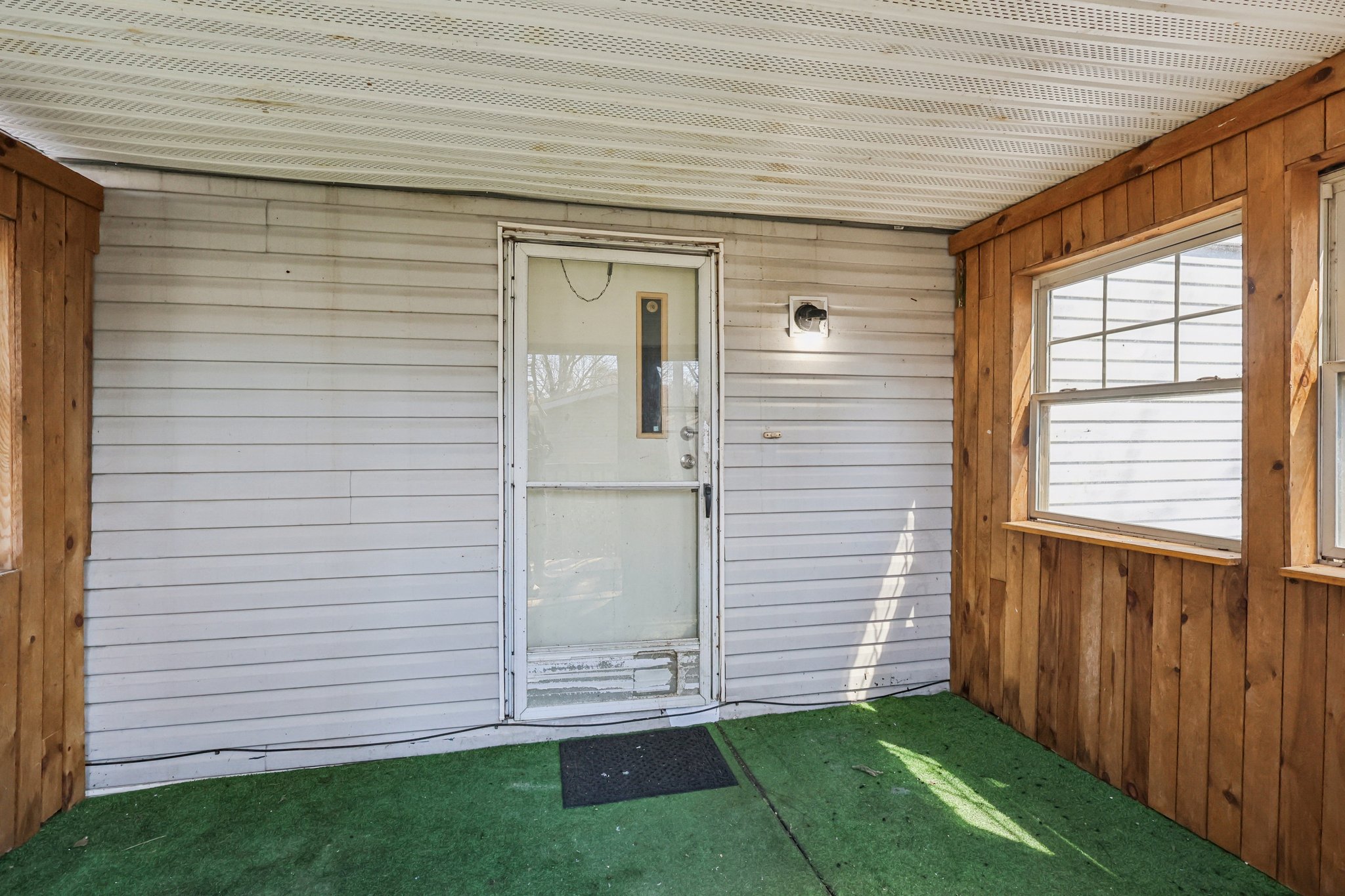 Lake Rd W 21-S0904-006.jpg