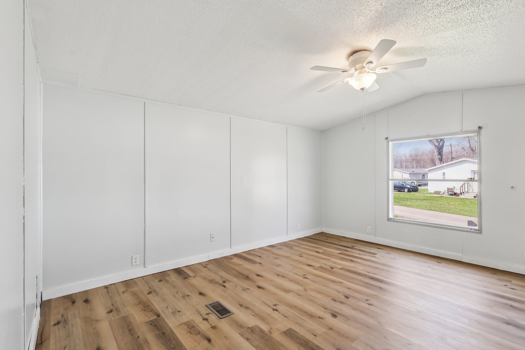 Lake Rd W 21-S0904-013.jpg