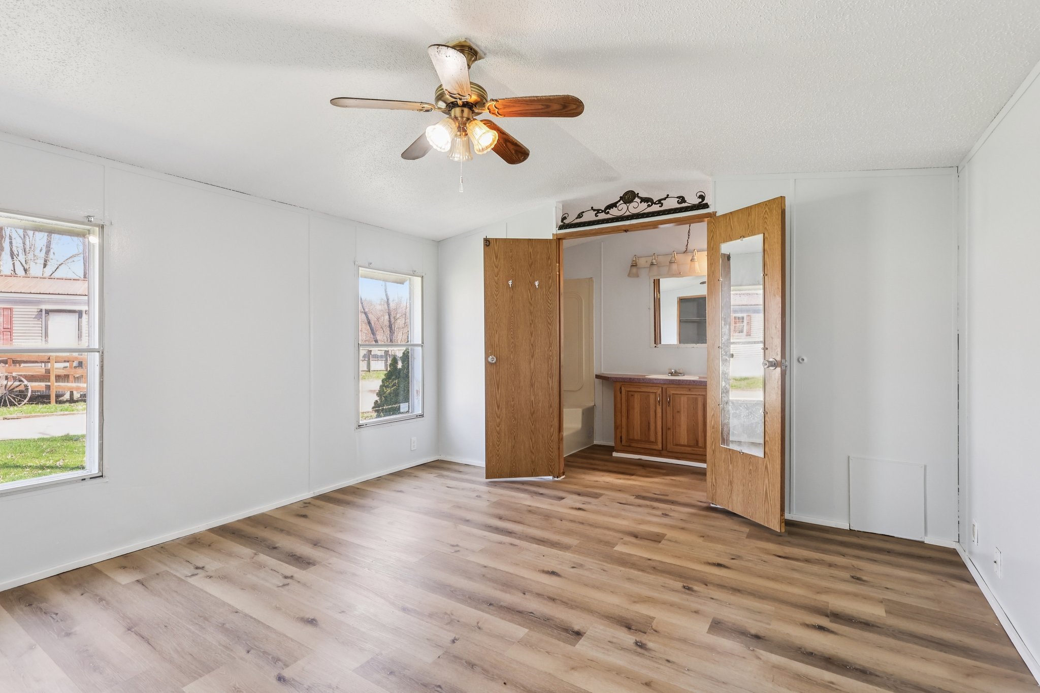 Lake Rd W 21-S0904-017.jpg