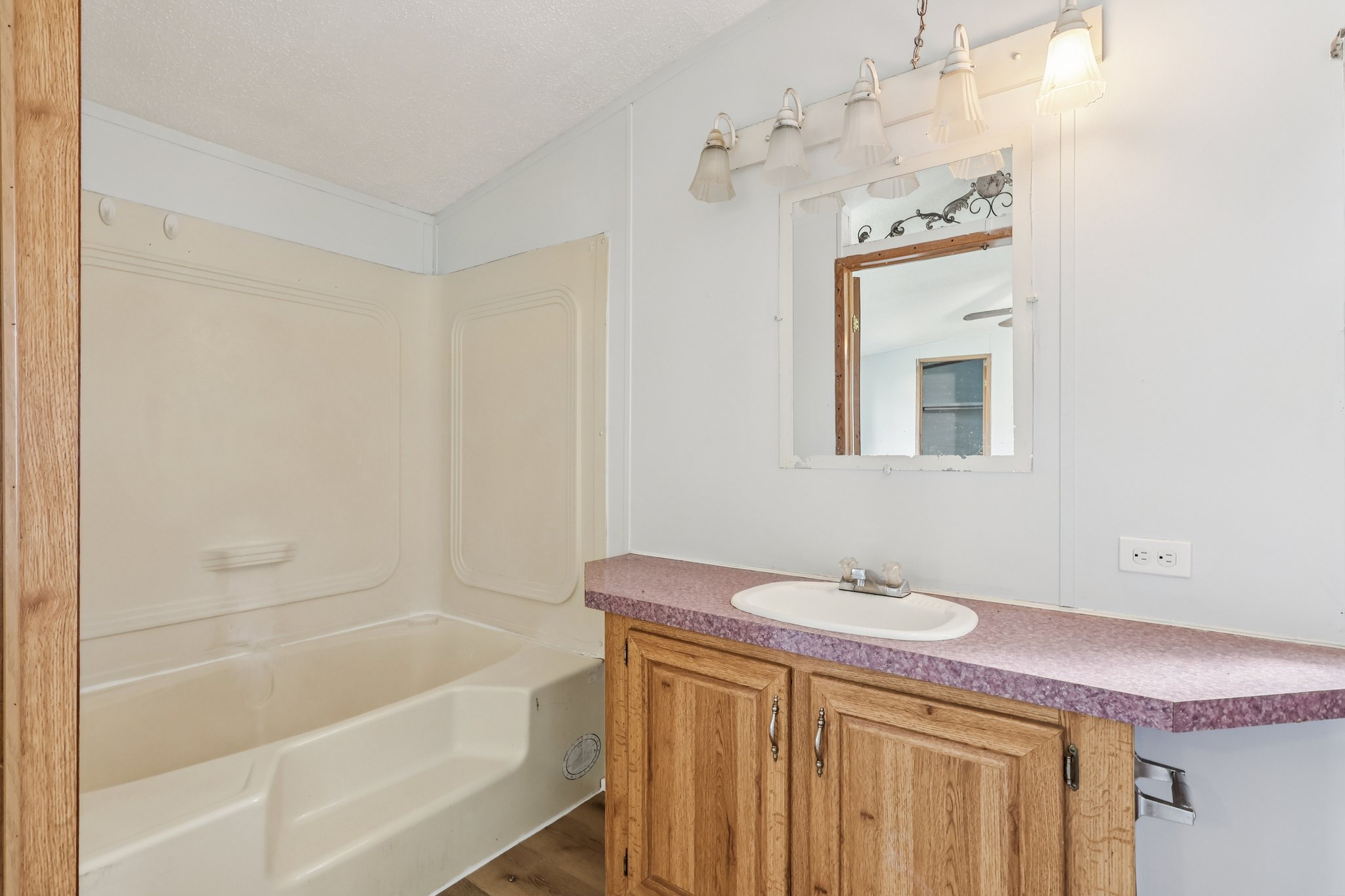 Lake Rd W 21-S0904-021.jpg