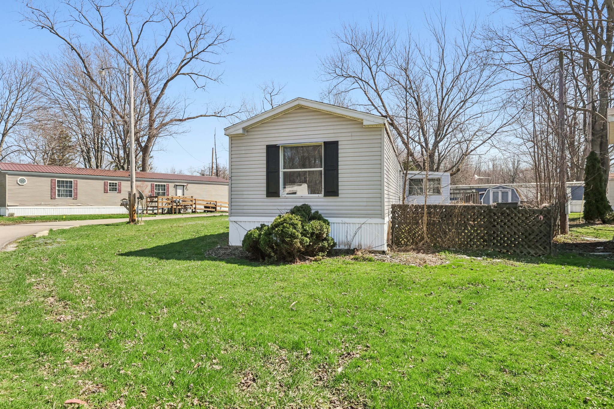 Lake Rd W 21-S0904-023.jpg