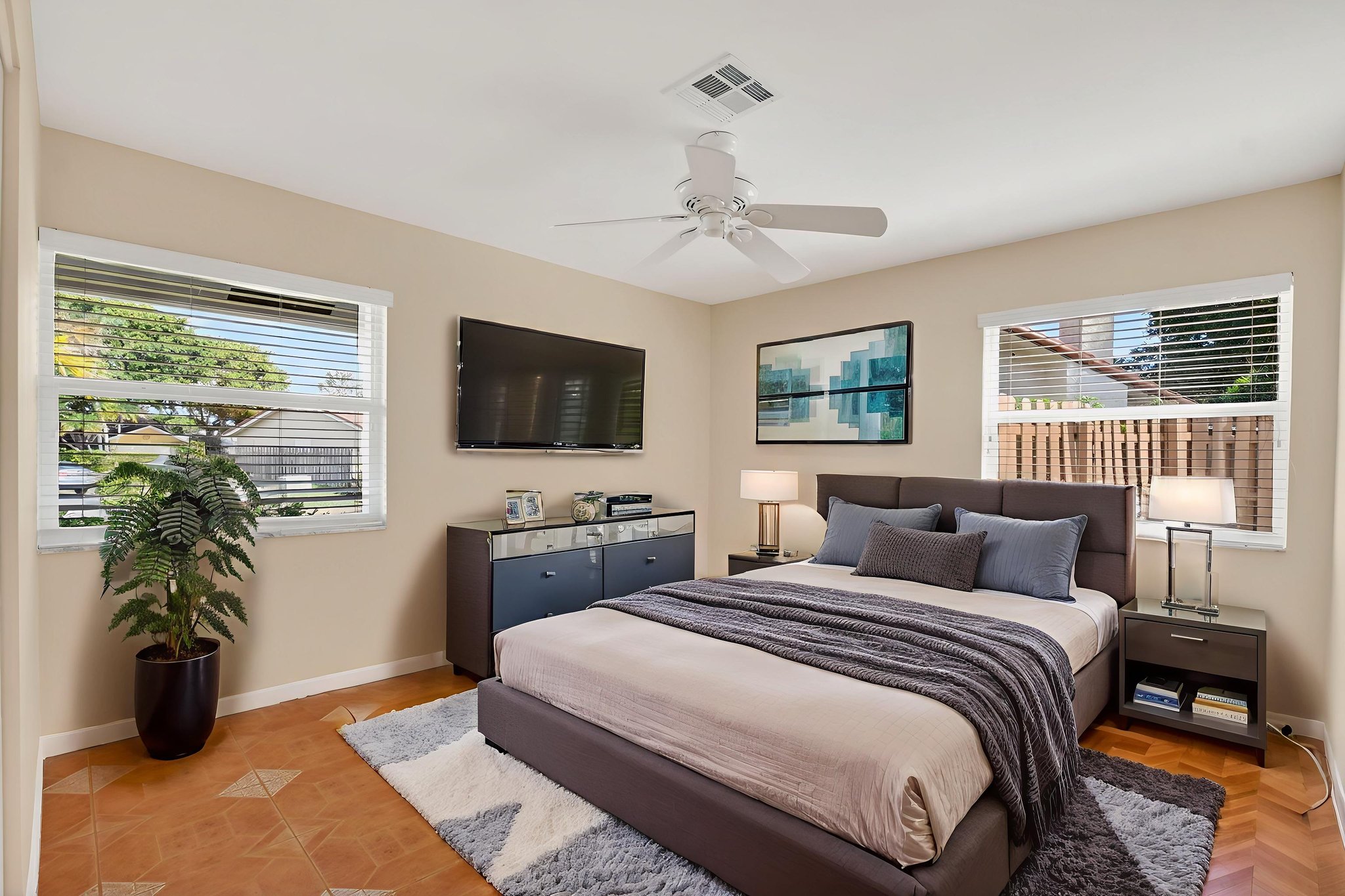 DSC_7071 virtually staged.jpeg