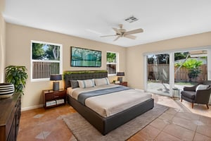 DSC_7037 virtually staged.jpeg