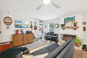 Moonmont Dr-S0107-012.jpg