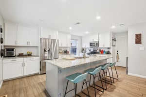 Moonmont Dr-S0107-017.jpg