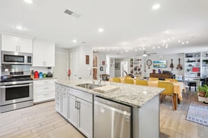 Moonmont Dr-S0107-018.jpg