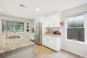 Moonmont Dr-S0107-020.jpg