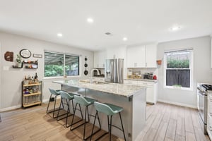 Moonmont Dr-S0107-021.jpg