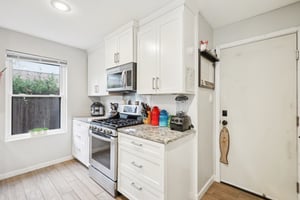 Moonmont Dr-S0107-022.jpg