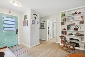 Moonmont Dr-S0107-023.jpg
