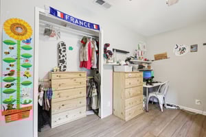 Moonmont Dr-S0107-026.jpg