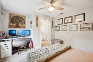 Moonmont Dr-S0107-036.jpg