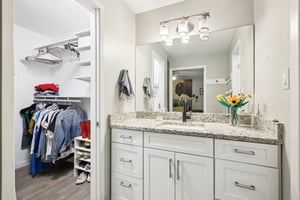 Moonmont Dr-S0107-038.jpg