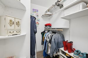 Moonmont Dr-S0107-040.jpg
