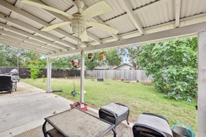 Moonmont Dr-S0107-044.jpg