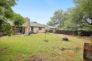 Moonmont Dr-S0107-050.jpg