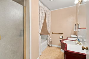  Photo 32