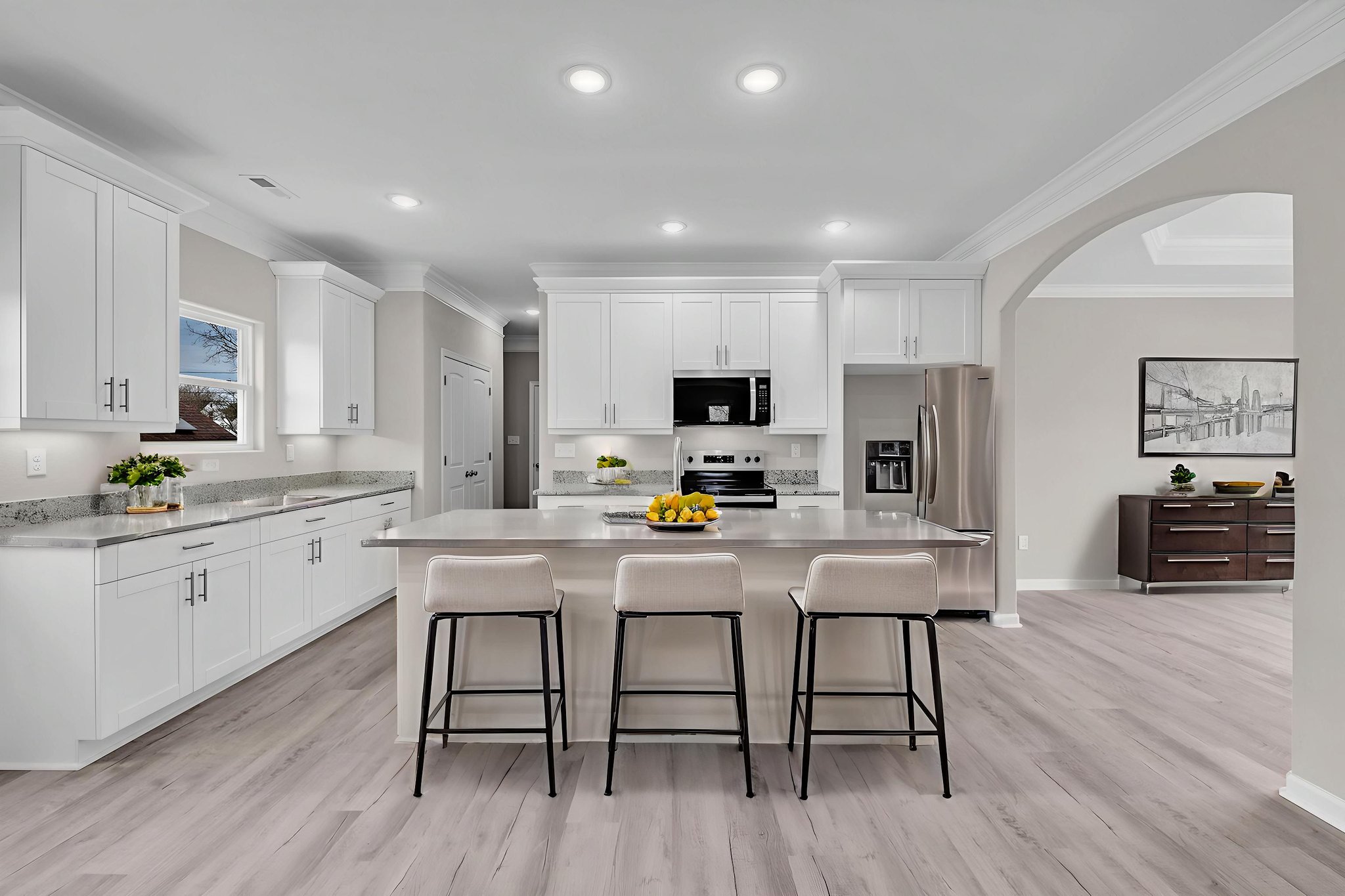 DSC_0485 virtually staged.jpeg