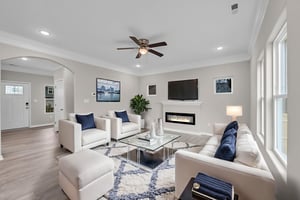 DSC_0495 virtually staged.jpeg