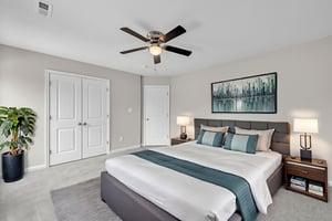 DSC_0583 virtually staged.jpeg