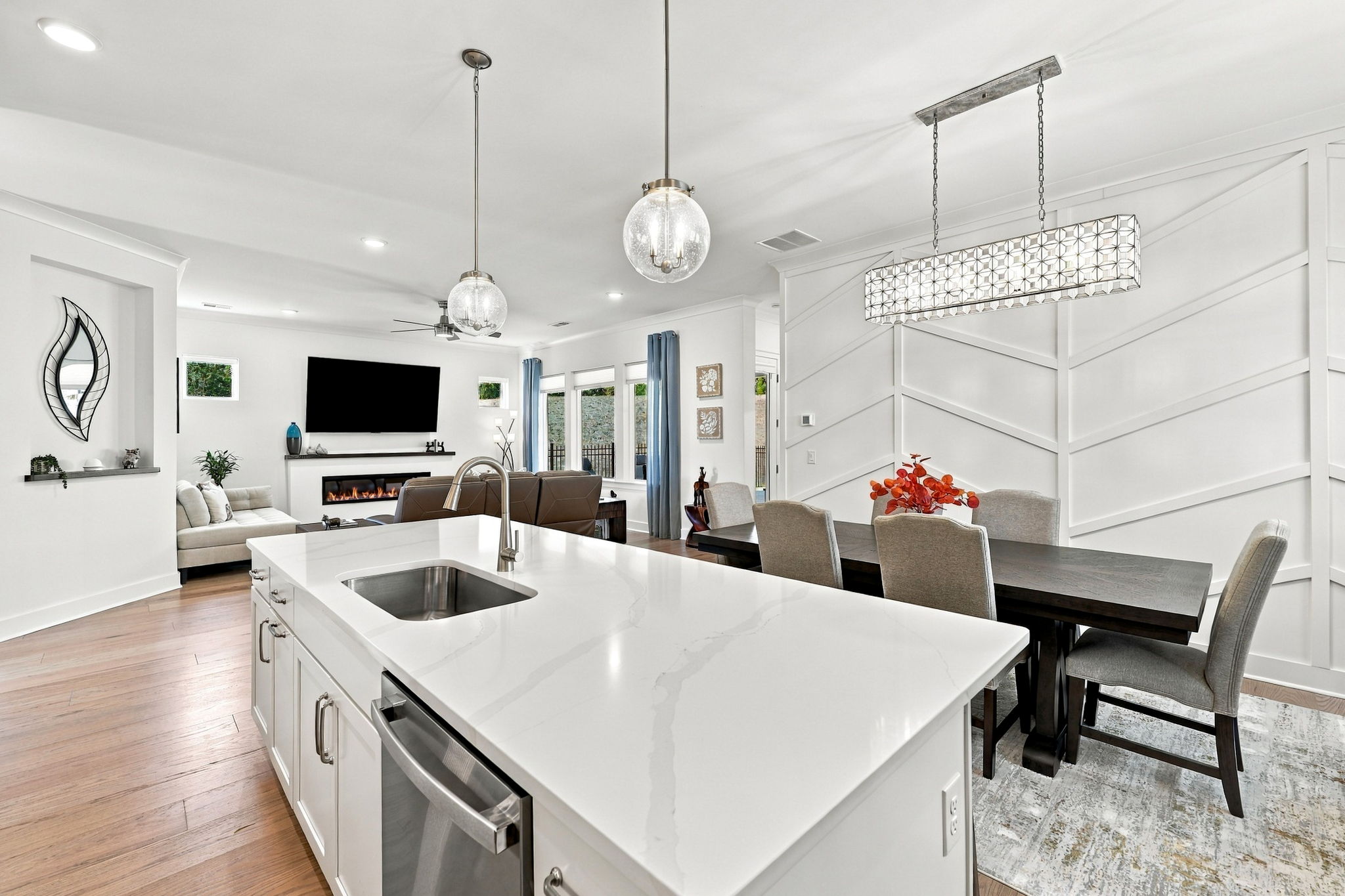  Photo 32
