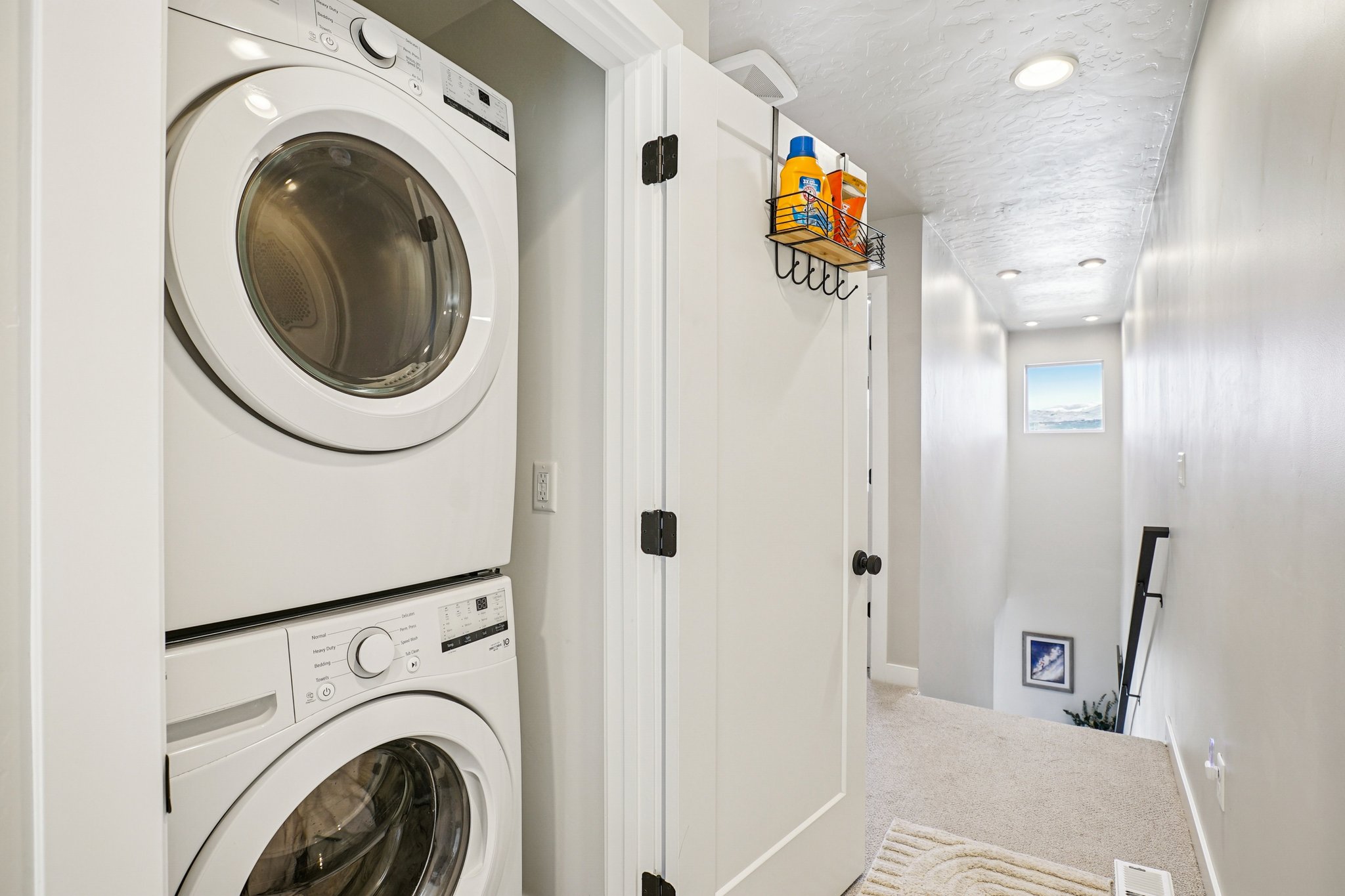 N Silver Creek Dr-S0702-022.jpg