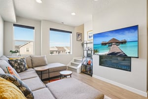 N Silver Creek Dr-S0702-004.jpg