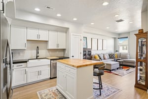 N Silver Creek Dr-S0702-006.jpg