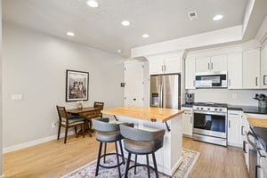 N Silver Creek Dr-S0702-008.jpg