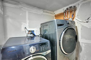  Photo 40