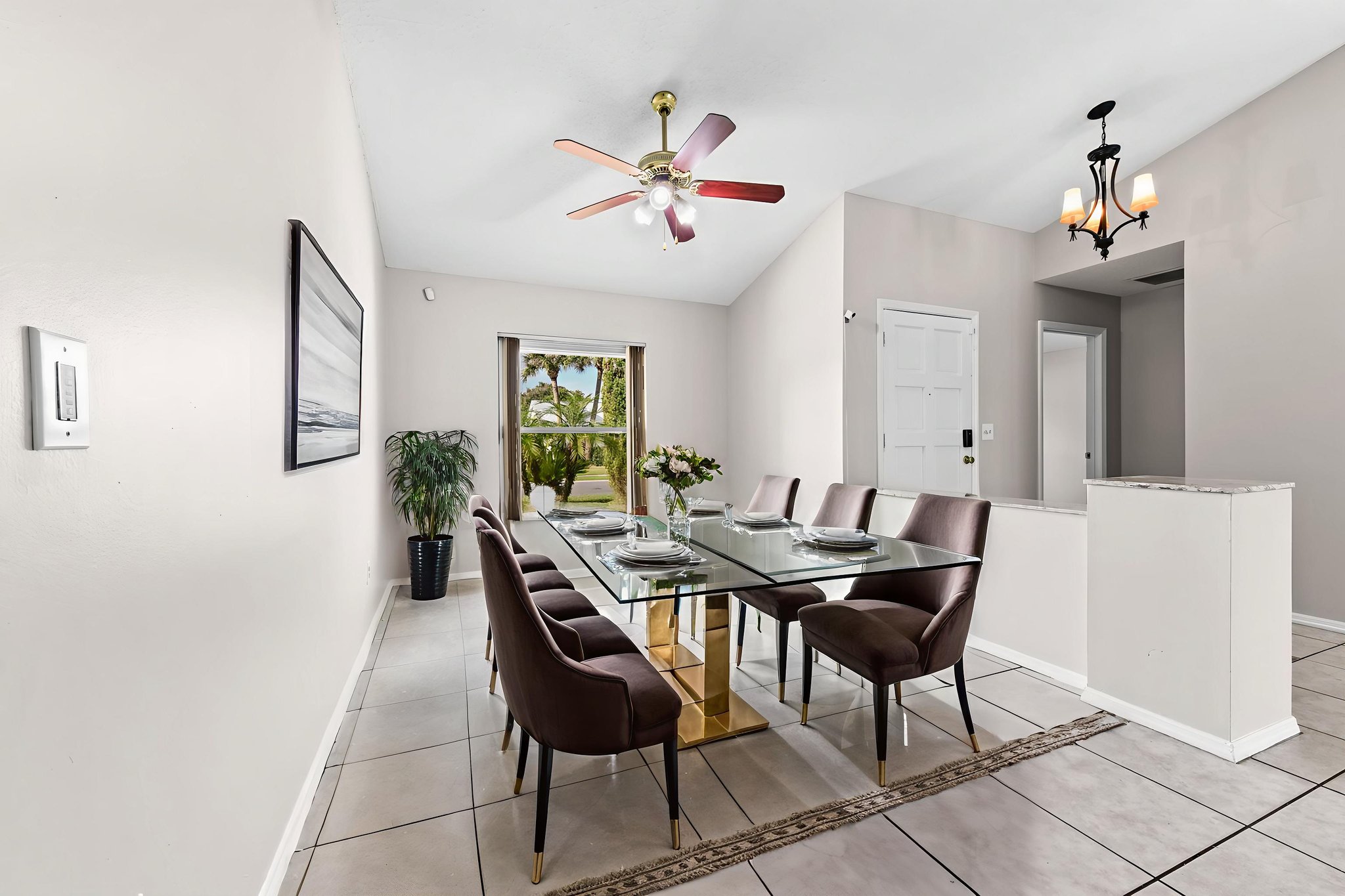 DSC_8152 virtually staged.jpeg