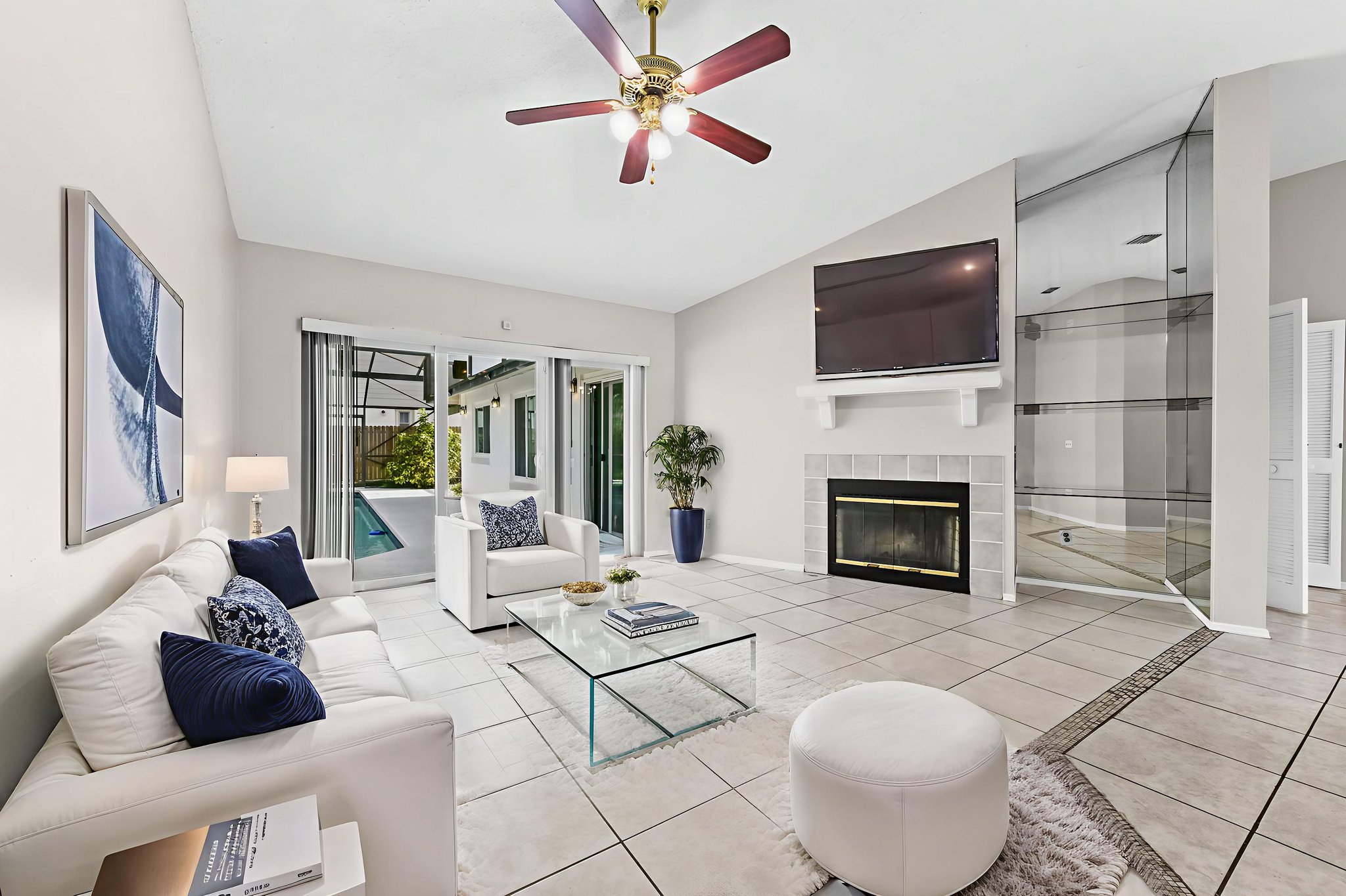 DSC_8132 virtually staged.jpeg