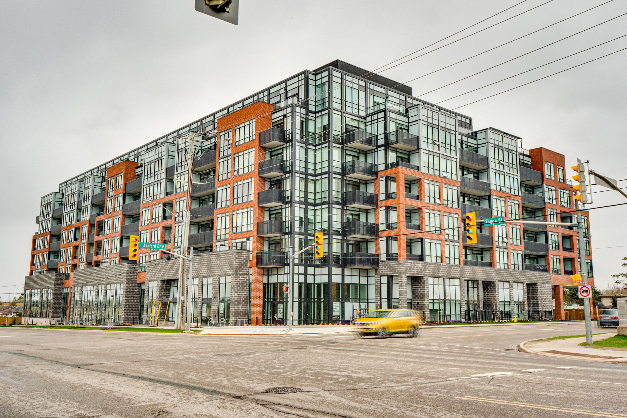 681 Yonge St 223 Barrie, ON L4N 4E8