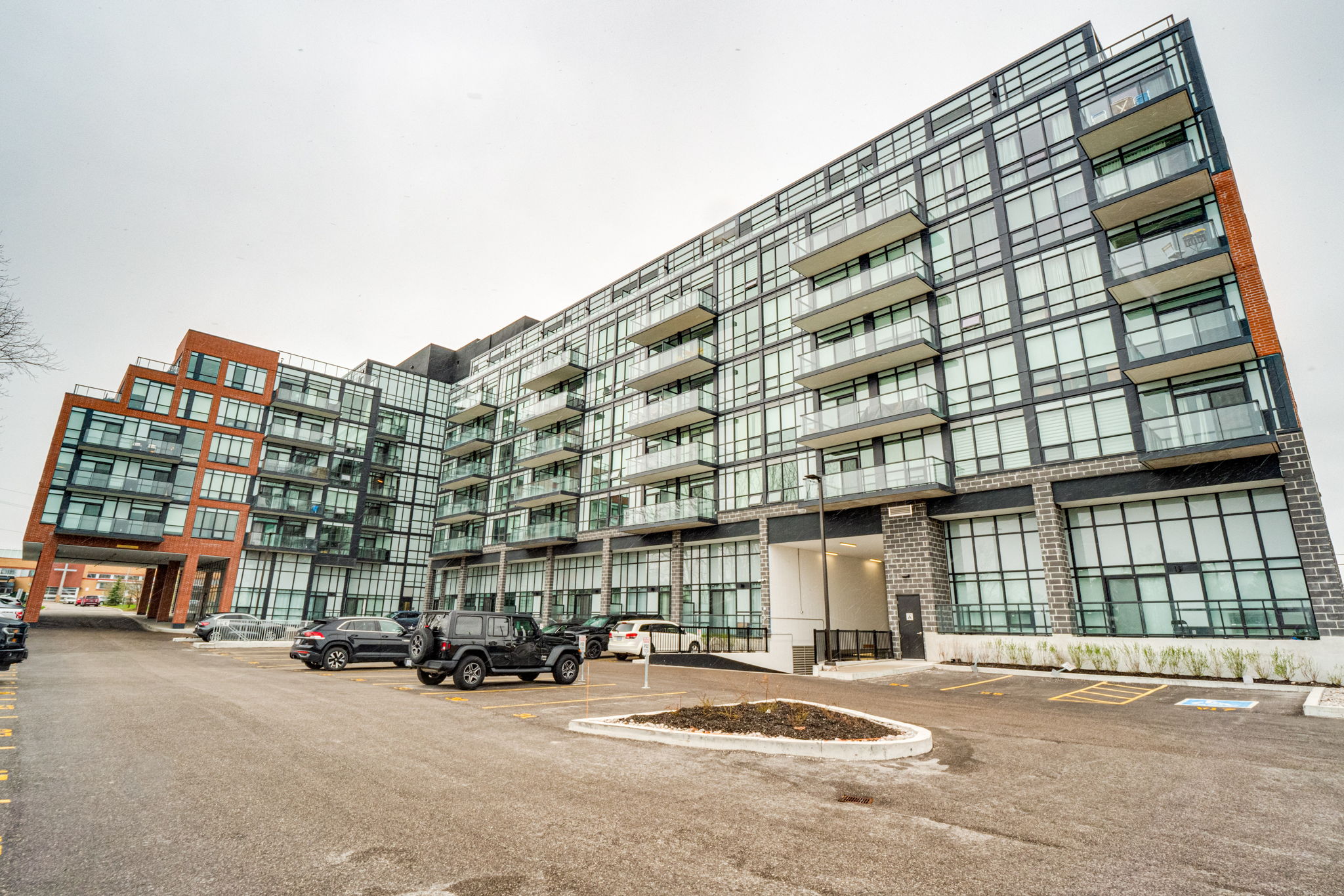 681 Yonge St 223