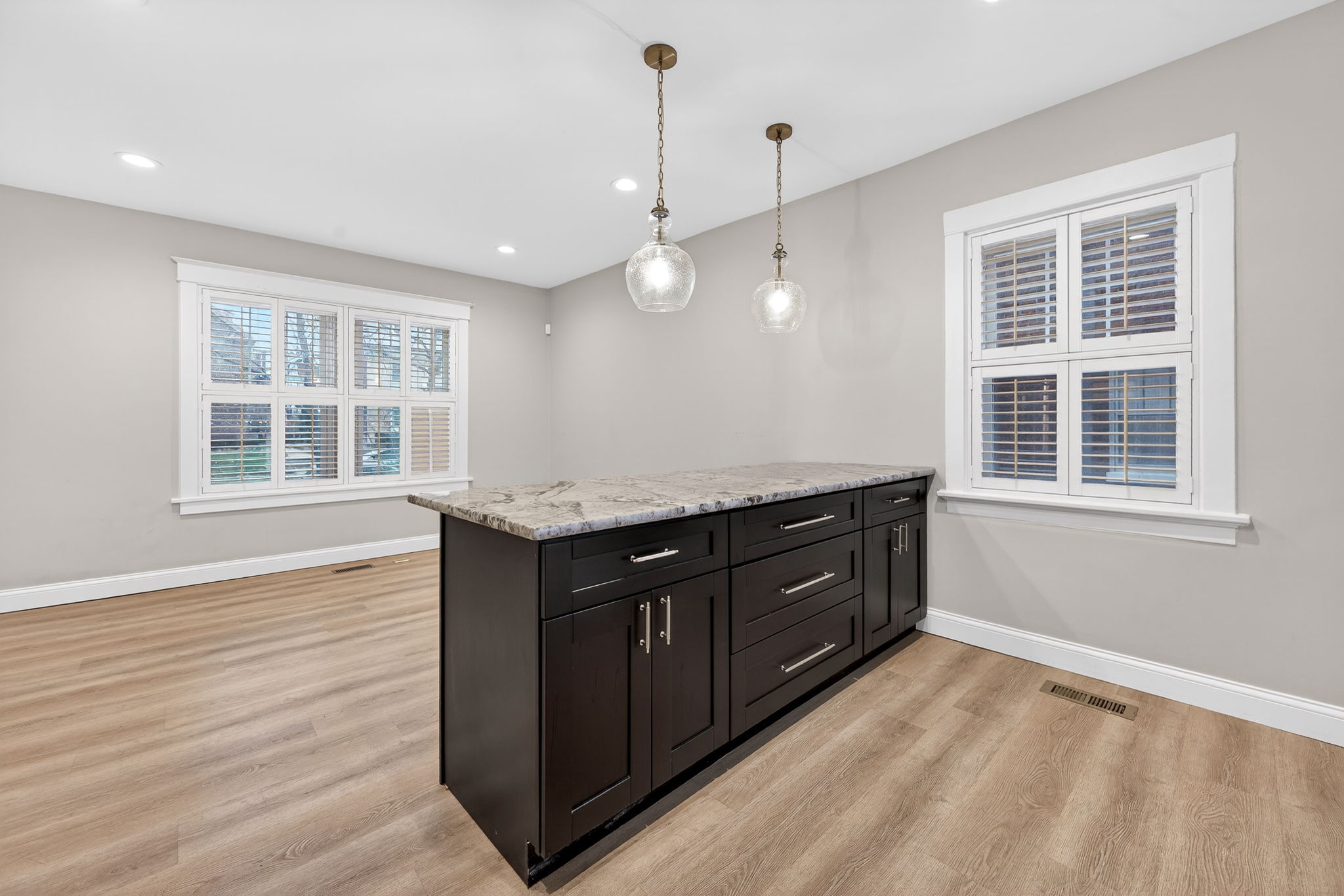 Updated, tidy, clean slate! Nothing to do but move in.